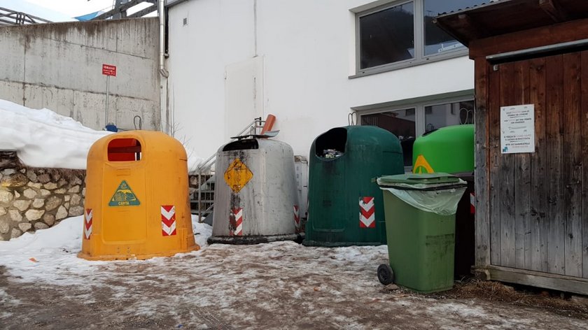 Sostes por le refodam Insciö ciarela fora segn